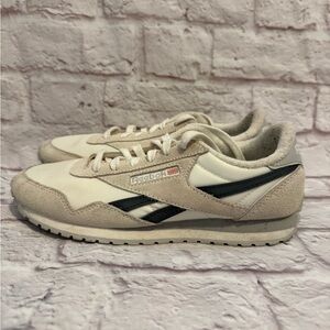 Reebok Classic AZ Sneakers - Women's size 9 white/grey